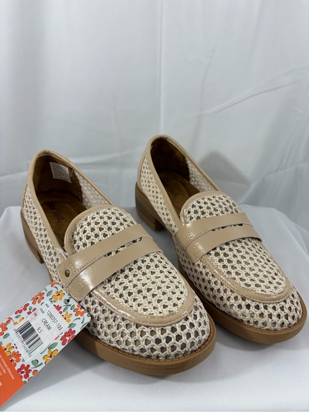 NWT Muk Luks Women’s Size 9.5 Woven Beige Loafers